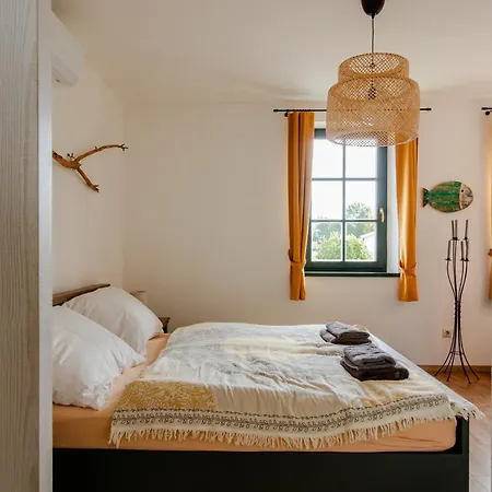 Vadgesztenyés Сasa de vacaciones Lipót