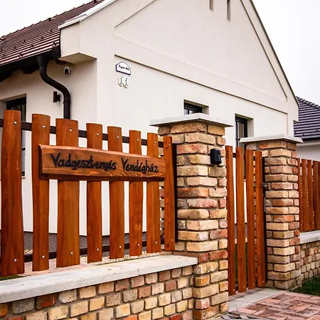 Vadgesztenyés Lipót