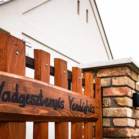 Vadgesztenyés Lipót