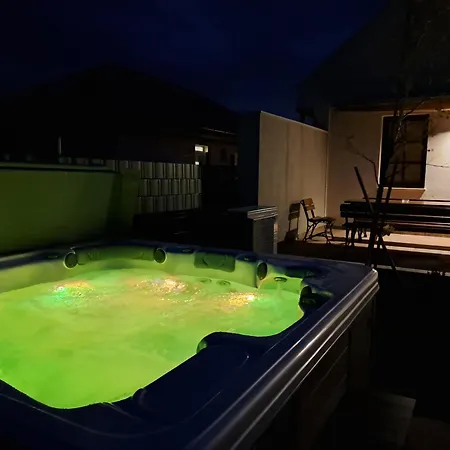 Vadgesztenyes Vendeghaz Tatil Evi *
