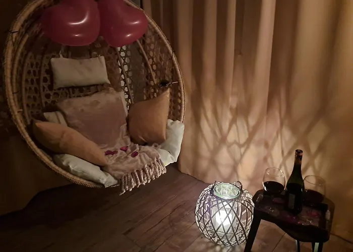 Vadgesztenyes Vendeghaz 펜션 Lipót